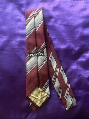 VYG PLAYBOY Burgundy Tie with Light Blue and White Stripes